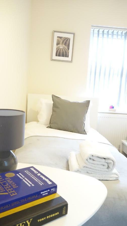 Privatunterkunft Heathrow Ensuite Rooms- Auto Check In London